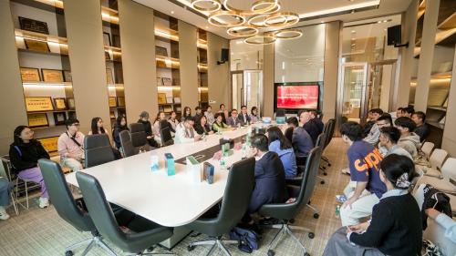 跨邦互换启新篇，共探产学研新蹊径